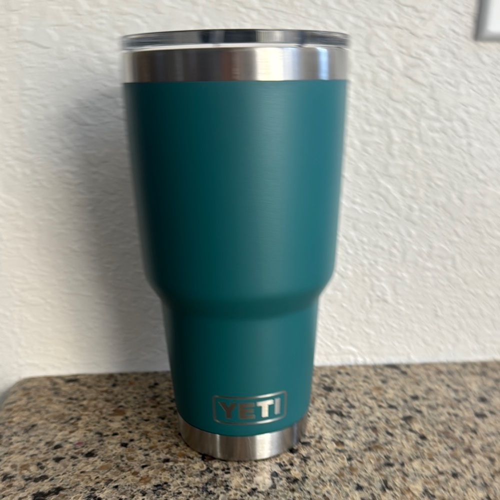 YETI Rambler 30 oz Tumbler, Stainless Steel, Vacuum Insulated with MagSlider Lid